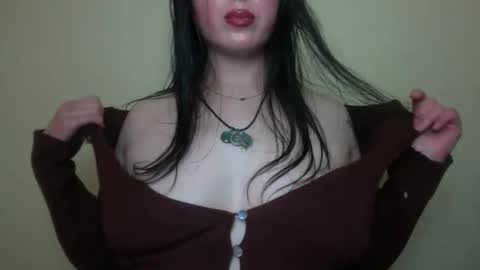 velira_ online show from December 19, 2025, 5:58 am