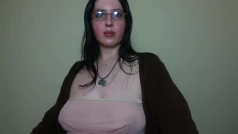 velira_ online show from January 8, 2026, 2:47 am