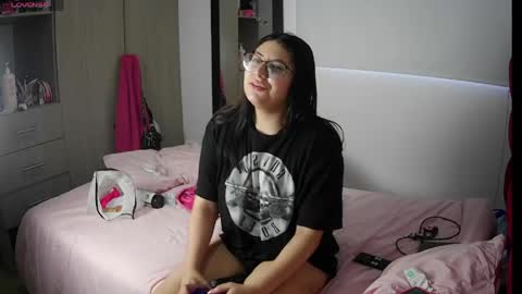Snapshot of velma_star chatting on April 30, 2026, 11:27 am Velma online show from April 30, 2026, 11:27 am