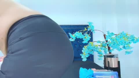 velora_nigth online show from April 7, 2026, 11:43 am