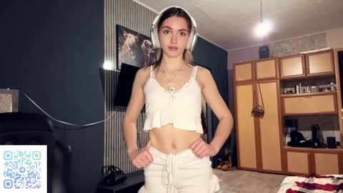 Nia online show from March 18, 2026, 3:59 pm