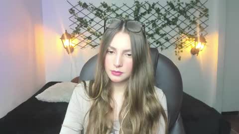 Sophi  online show from March 24, 2026, 12:15 am