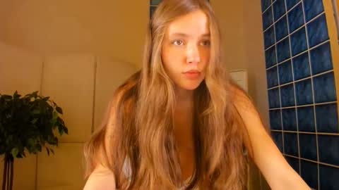 Snapshot of velvet_cherry chatting on October 18, 2025, 3:35 pm velvet_cherry online show from October 18, 2025, 3:35 pm