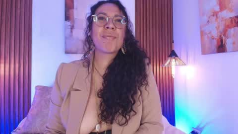 Snapshot of velvet_curly chatting on May 11, 2026, 2:45 pm Emma Curly online show from May 11, 2026, 2:45 pm