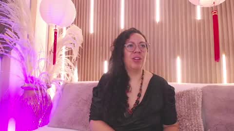 Snapshot of velvet_curly chatting on May 29, 2026, 12:14 pm Emma Curly online show from May 29, 2026, 12:14 pm