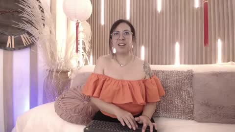 Snapshot of velvet_curly chatting on June 3, 2026, 12:30 pm Emma Curly online show from June 3, 2026, 12:30 pm