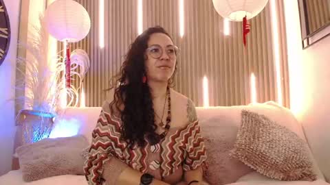 Snapshot of velvet_curly chatting on June 6, 2026, 12:32 pm Emma Curly online show from June 6, 2026, 12:32 pm