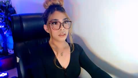 Snapshot of velvet_delux69 chatting on November 7, 2025, 3:56 pm velvet_delux69 online show from November 7, 2025, 3:56 pm