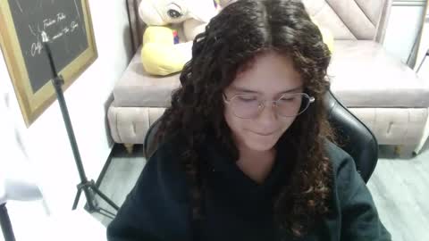 velvet_moon_v online show from November 22, 2025, 1:10 pm