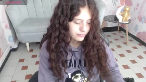 velvet_moon_v online show from February 21, 2026, 1:12 pm