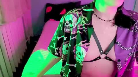 Violet online show from January 21, 2025, 6:23 pm