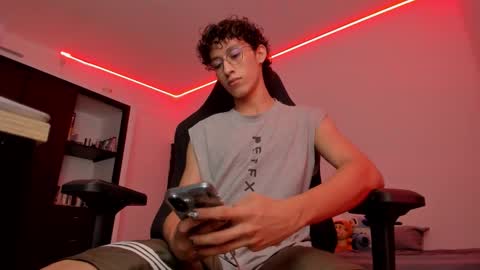 juansito online show from October 8, 2025, 4:32 am