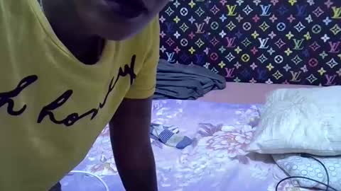 velvet online show from February 4, 2026, 7:53 pm