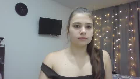 Snapshot of velveted_ivy chatting on October 31, 2025, 1:23 pm velveted_ivy online show from October 31, 2025, 1:23 pm