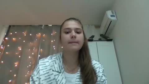 Snapshot of velveted_ivy chatting on November 6, 2025, 11:11 am velveted_ivy online show from November 6, 2025, 11:11 am