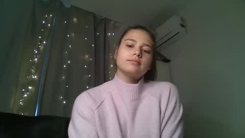 Snapshot of velveted_ivy chatting on November 19, 2025, 11:21 am velveted_ivy online show from November 19, 2025, 11:21 am