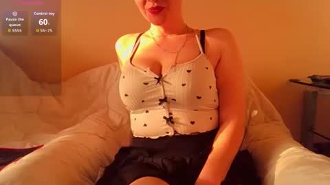 Snapshot of velvetmonax chatting on March 2, 2026, 3:19 pm VelvetXmona online show from March 2, 2026, 3:19 pm