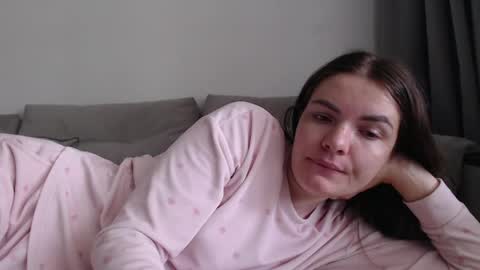 velvetmoon123 online show from June 9, 2026, 5:41 am
