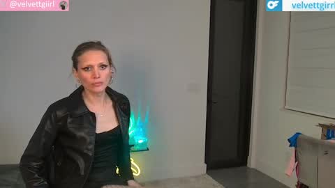 VelvetTGirl online show from June 4, 2026, 8:20 am