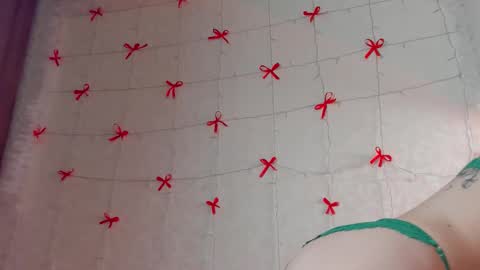 VelvetVine online show from February 21, 2026, 9:32 am