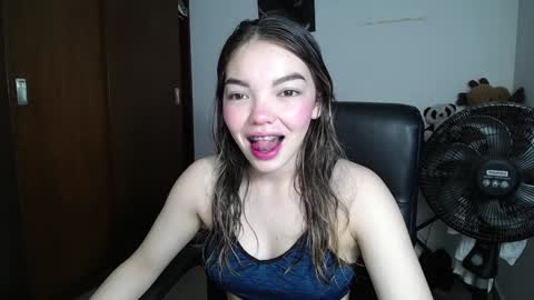 Venelope 3 online show from December 8, 2024, 3:32 am