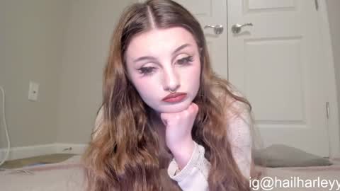 Snapshot of venicebtchh chatting on December 28, 2024, 2:01 am Harley instahailharleyy online show from December 28, 2024, 2:01 am