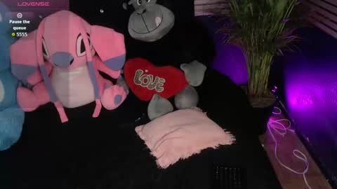 eva online show from November 12, 2025, 11:36 pm