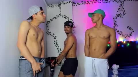 venus_boy2 online show from November 5, 2025, 4:23 am