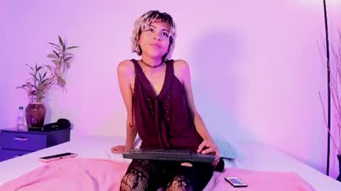 Snapshot of venus_elfie chatting on June 9, 2026, 8:53 pm Venus Elfie online show from June 9, 2026, 8:53 pm