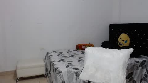 venus_menoza online show from December 29, 2024, 7:32 pm