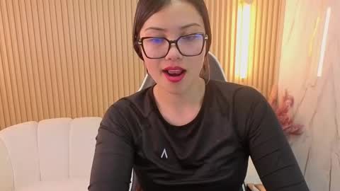 Venus  online show from December 1, 2025, 7:41 pm