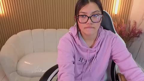 Venus  online show from December 16, 2025, 8:25 pm