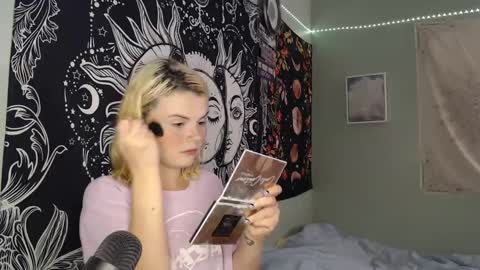 Miss Venus online show from September 18, 2025, 11:29 pm