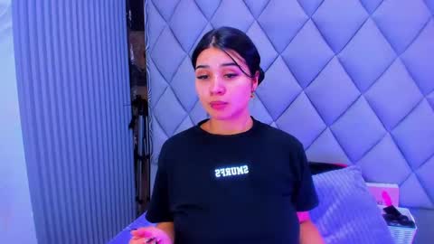 Snapshot of venusowen_ chatting on October 17, 2025, 1:25 pm Venusowen online show from October 17, 2025, 1:25 pm