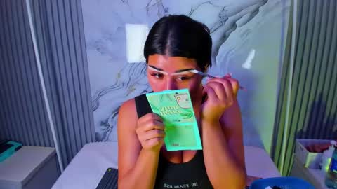 Venusowen  online show from June 5, 2026, 2:34 pm
