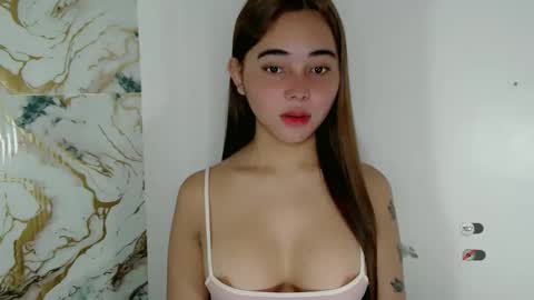 veola_sexy online show from November 19, 2025, 1:05 am
