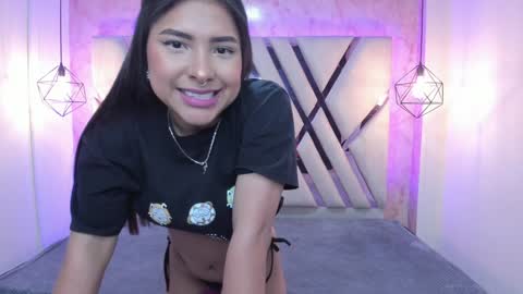 Domelipa  online show from December 19, 2024, 8:02 pm