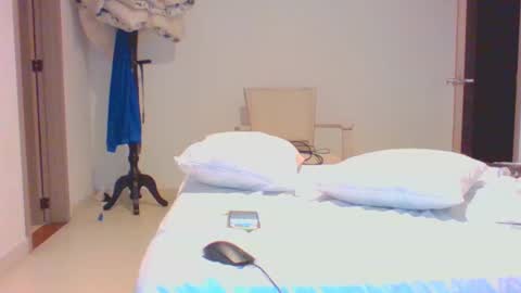 Snapshot of vergagolosa22 chatting on February 18, 2025, 5:09 am vergagolosa22 online show from February 18, 2025, 5:09 am