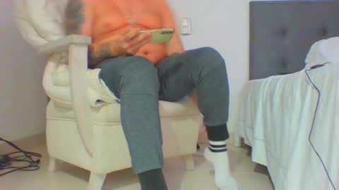 Snapshot of vergagolosa22 chatting on February 18, 2025, 8:59 am vergagolosa22 online show from February 18, 2025, 8:59 am