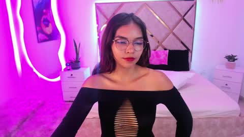 Snapshot of verohoneymoon chatting on April 1, 2026, 5:08 am Veronica online show from April 1, 2026, 5:08 am