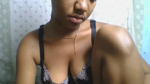 verolla31 online show from October 17, 2025, 4:09 pm