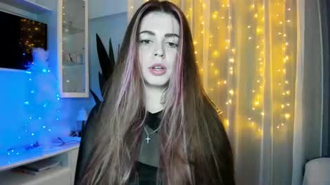 Lolitalolz online show from January 1, 2025, 1:47 am