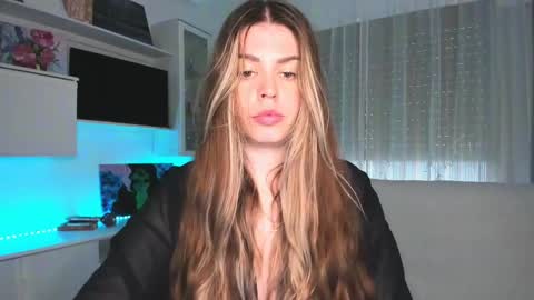 Lolitalolz online show from February 26, 2025, 5:17 pm