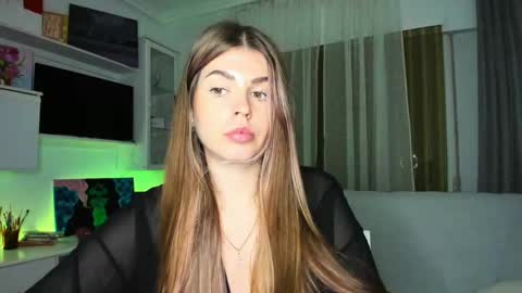 Lolitalolz online show from March 6, 2025, 9:31 pm