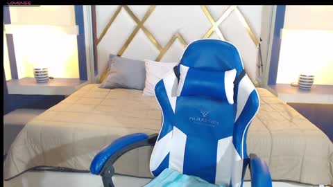 VERONICA online show from April 1, 2026, 1:12 pm