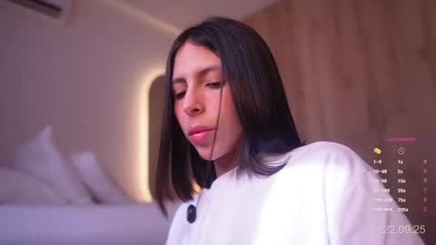 Veronica online show from September 22, 2025, 1:24 pm