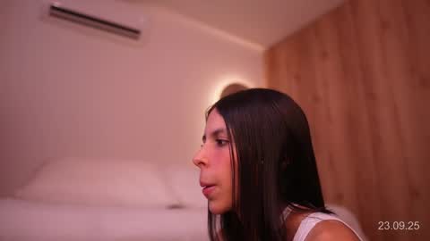 Veronica online show from September 23, 2025, 12:19 pm