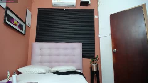 Veronica online show from March 5, 2025, 12:33 pm