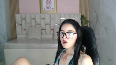 veronicaa_s online show from March 25, 2026, 8:37 pm