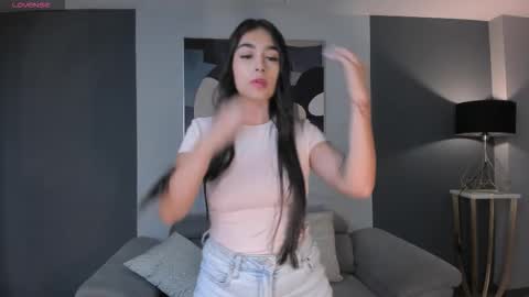 Vero  online show from October 3, 2025, 11:40 am